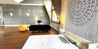 103 W Walnut Street Gallery 10
