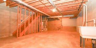 1005 Hillman Street Gallery 15