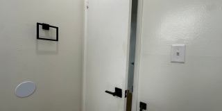 PL26 - 2666 Ellendale Place Gallery 28