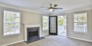 Crestmont at Thornblade Apartments Gallery 10