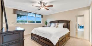 9811 N Hollybrook Lake Dr Gallery 14