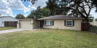 3 Bedroom, 2 1/2 Bath Single Family Home With Pool Gallery 1