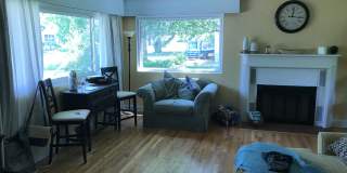Walking distance of downtown, next door to Again St. Park! Gallery 1