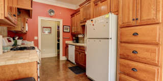 FULLY FURNISHED-  AVAILABLE NOW! 3 Bedroom / 3 Bath Fully- Furnished Brick home Gallery 7