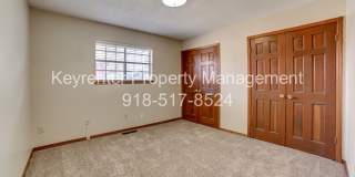 Beautiful 2bed/2bath Duplex!! Gallery 20