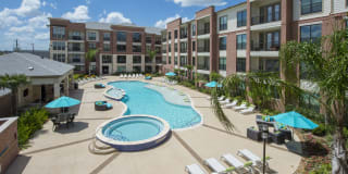 1300 North Post Oak Gallery 3