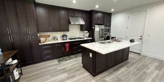 Beautiful 3 Bedroom, 2.5 Bath Mountain House Home. Gallery 11
