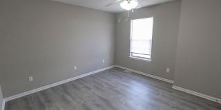 Large Duplex in Vanderveen Gallery 30