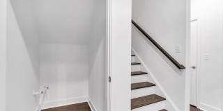 122 Woolley Court Gallery 18