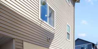 Beautiful 3-Bedroom Townhome Near Licton Springs Park Gallery 17