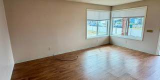 2 bed 1 bath duplex - water, sewer and garbage paid Gallery 1