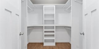 5748 N Graham Road Gallery 23