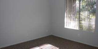 Cute & Cozy Condo Close to UNLV Gallery 11