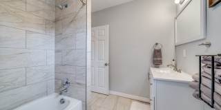 811 W Kings Gallery 13