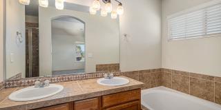 Spacious 3 bedroom in the heart of Castle Rock! Gallery 15