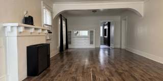 Large centrally located unit with shared yard Large centrally located unit with shared yard Gallery 7