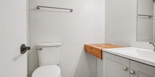 1725 Saint Catherine Street Gallery 9