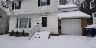 Charming 4-Bedroom Property in Prime Location Gallery 1