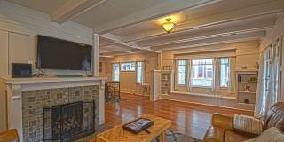 Beautifully Renovated Craftsman with Private Yard & Guest Suite in Prime Bankers Hill Gallery 5