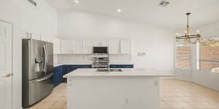 1320 E COTTONWOOD Lane Gallery 4