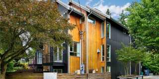 Stunning Modern 3 Bed / 2.5 Bath Townhome in Beautiful Maple Leaf Neighborhood Stunning Modern 3 Bed / 2.5 Bath Townhome in Beautiful Maple Leaf Neighborhood Gallery 1