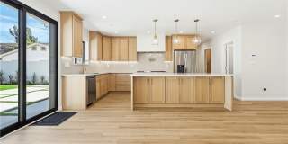 12509 Emelita Gallery 17