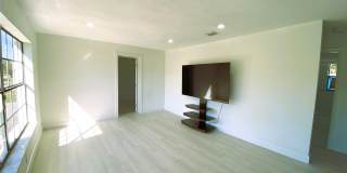 320 NW 4th Avenue Gallery 4