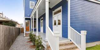 1818 Laharpe St Gallery 11