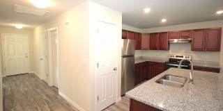 Roomy 3 Bed 2 Bath Duplex Home for Rent w Lawn Cutting Included! Gallery 16