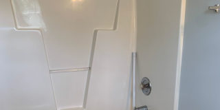 3 BD, 2 BA House: Freshly Painted + New Flooring + Available Now! Gallery 20