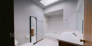 252 S Washington Avenue Gallery 27