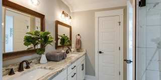 3 Bed/2.5 Bath-Modern Home-Minutes from Downtown Gallery 10