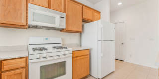 Gated Community Living with Vaulted Ceilings, Loft & Private Courtyard! Gallery 10