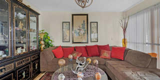 800 Independence Drive Gallery 13