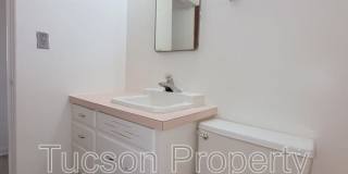 2831 E Adams Street Gallery 10