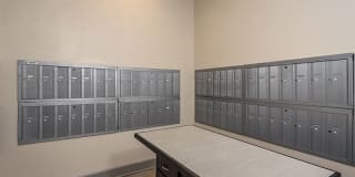 The Landmark Gallery 13