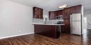 Ladera Woods Gallery 110