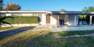 25 Maple Avenue N Gallery 1