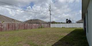Gorgeous 3-4 bedroom Home off Becker Gallery 12