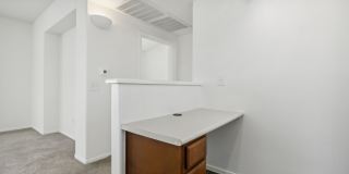 Venicia Gallery 67