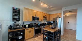 150 E Robinson St Gallery 5