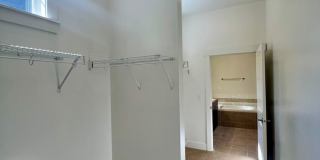 Spacious Home on Golf Course  - All Bedrooms En Suite Gallery 22