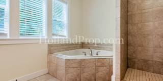 Spacious & Inviting Home in the Heart of Milwaukie! Spacious & Inviting Home in the Heart of Milwaukie! Gallery 22
