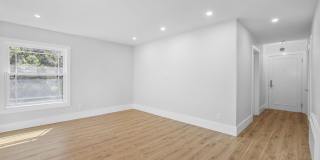 1325 Hopkins St Gallery 14