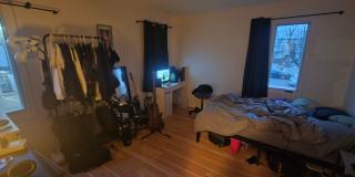 NO FEE! XL House w 2 Parking Inc, Laundry I/U -- New Hardwood Flooring, Pet Friendly, 2 Parking Spots Inc Gallery 10