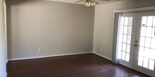 3 bed 2 bath Pet friendly Home Gallery 6