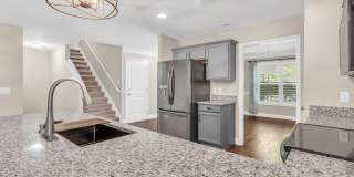 3 Bed 2 Bath w/ a Bonus in Vineyard Plantation! Gallery 11