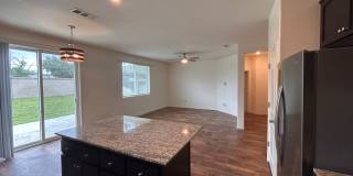 Don't miss this out 3 bedroom 2 bath with solar in Hanford! Gallery 1