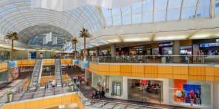 Windsor by The Galleria Gallery 44