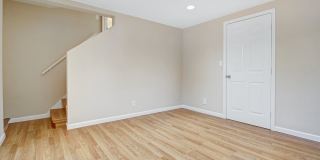 Spacious Westlake Home Gallery 24